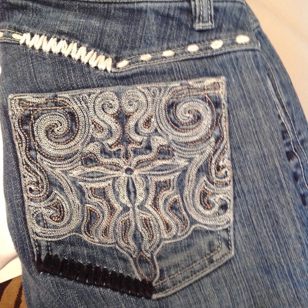 Jeans - Picture 3 of 4